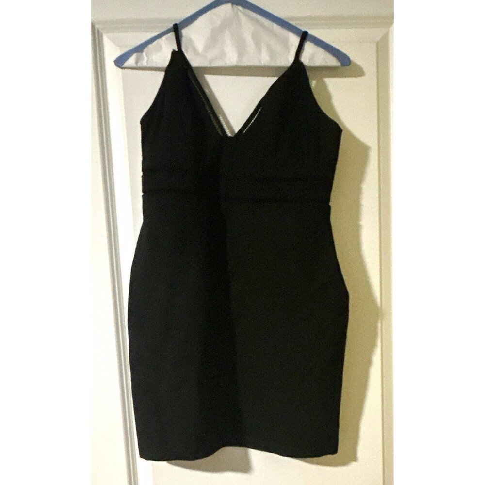 Lulus Women’s Black Solid V-Neck Strappy Sleeveless Bodycon Mini Dress M
